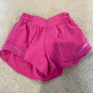 Lululemon hotty hot shorts short size 2 SONIC PINK